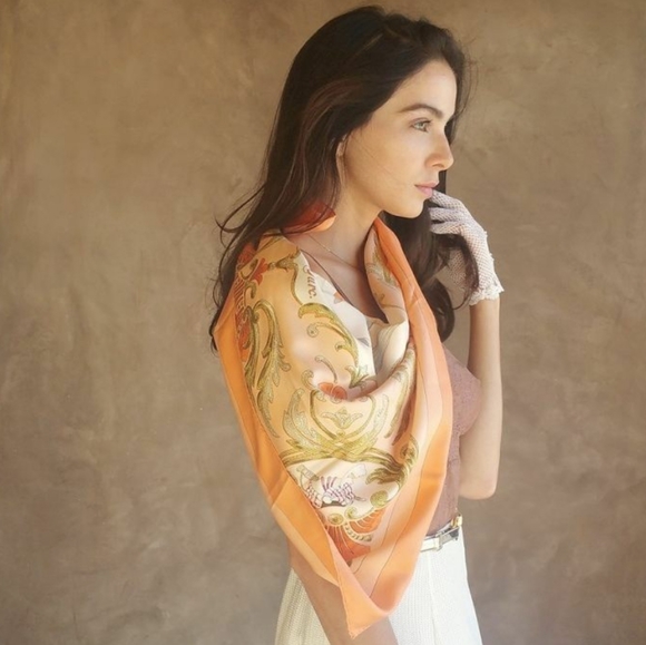 Timeless treasures and one of a kind vintage pieces - Picture 5 of 8